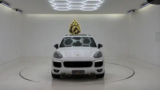 PORSCHE-CAYENNE-2016