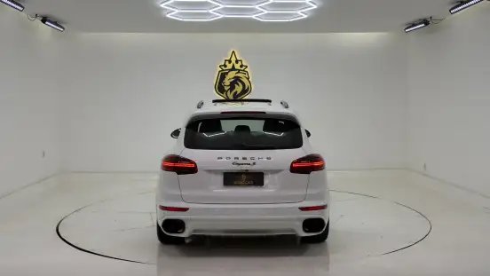 PORSCHE-CAYENNE-2016