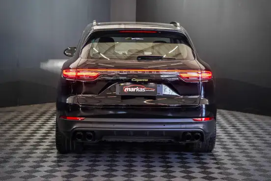 PORSCHE-CAYENNE-2022