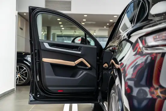 PORSCHE-CAYENNE-2025