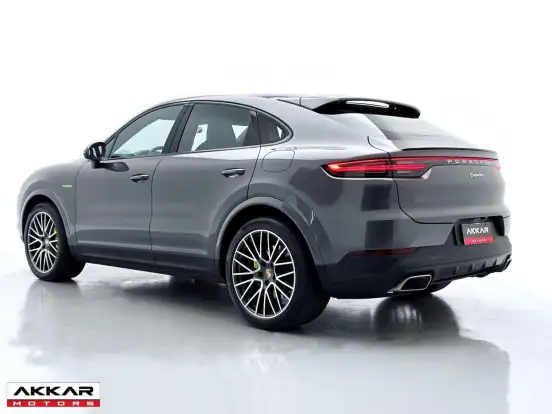 PORSCHE-CAYENNE-2022