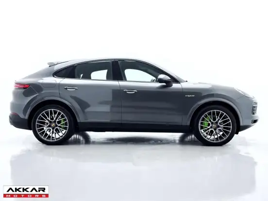 PORSCHE-CAYENNE-2022