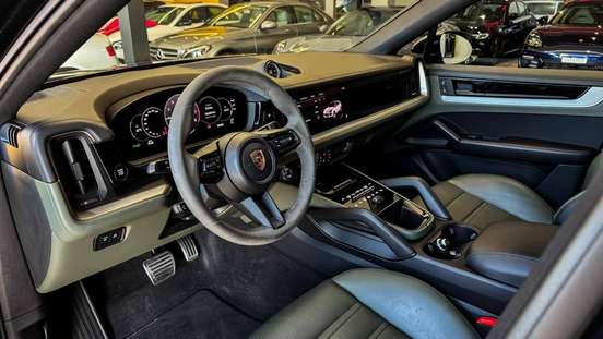 PORSCHE-CAYENNE-2024