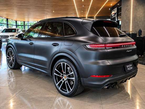 PORSCHE-CAYENNE-2025