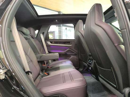 PORSCHE-CAYENNE-2025