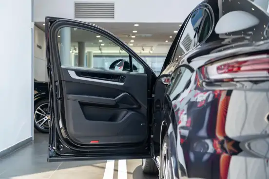 PORSCHE-CAYENNE-2023
