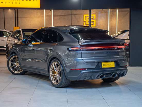 PORSCHE-CAYENNE-2023