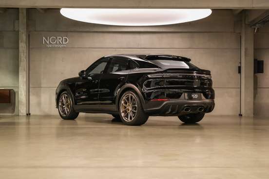 PORSCHE-CAYENNE-2024