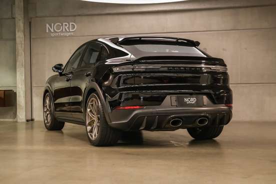 PORSCHE-CAYENNE-2024