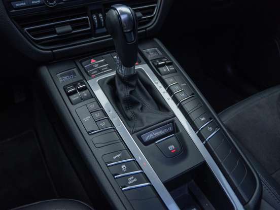 PORSCHE-MACAN-2.0 16V GASOLINA 4P AUTOMÁTICO PORSCHE-MACAN-2021