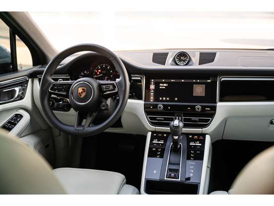 PORSCHE-MACAN-2024