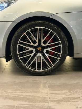PORSCHE-MACAN-2022