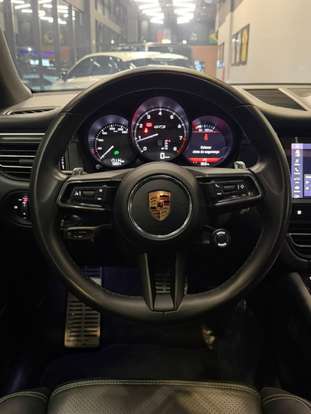 PORSCHE-MACAN-2022