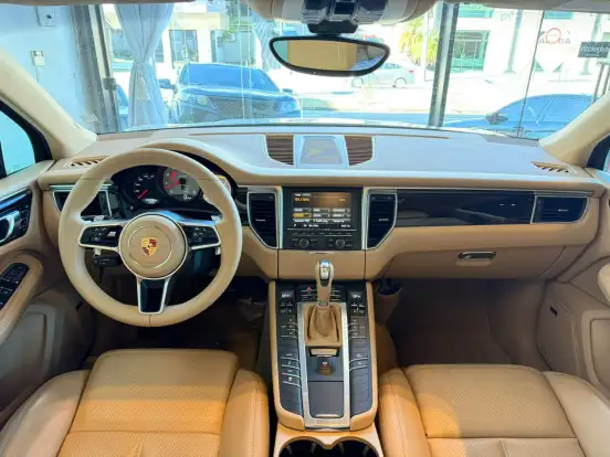 PORSCHE-MACAN-2014