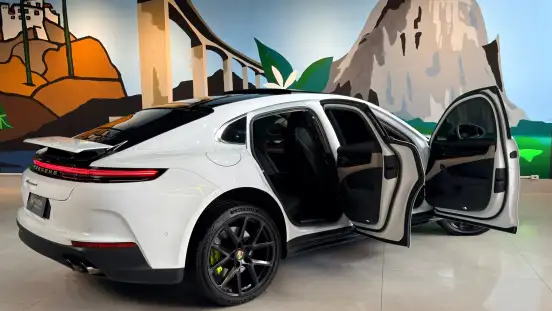 PORSCHE-PANAMERA-2025