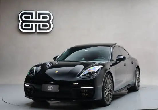 PORSCHE-PANAMERA-2022