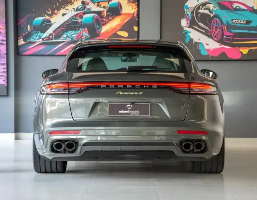 PORSCHE-PANAMERA-2023