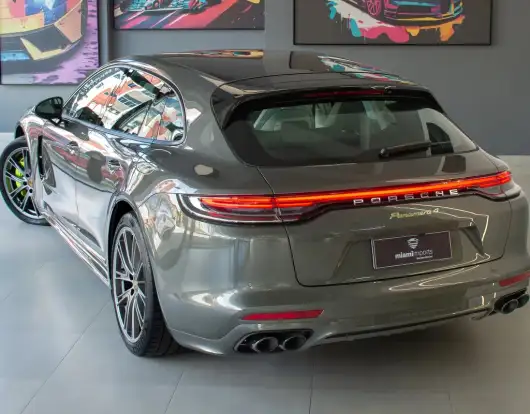 PORSCHE-PANAMERA-2023