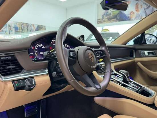 PORSCHE-PANAMERA-2023