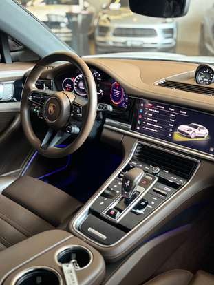 PORSCHE-PANAMERA-2023