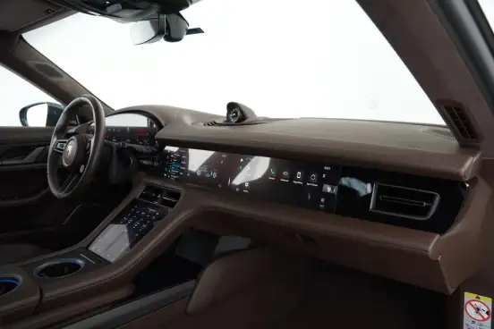 PORSCHE-TAYCAN-2023