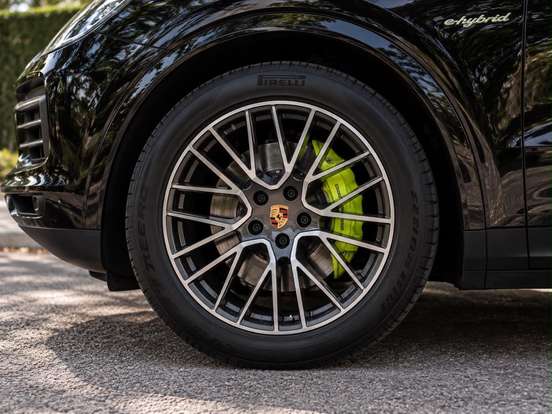 PORSCHE-CAYENNE-2020