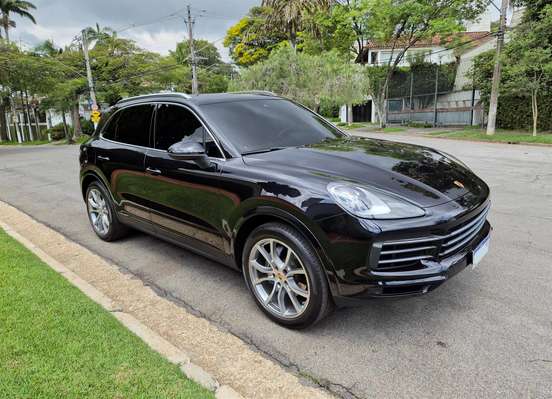 PORSCHE-CAYENNE-2018