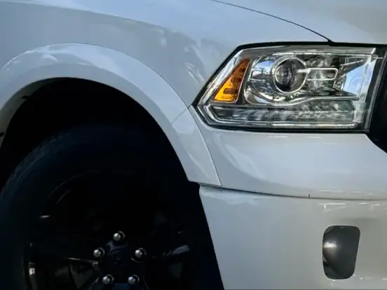 RAM-1500-5.7 V8 GASOLINA LIMITED NIGHT EDITION CD 4X4 AUTOMÁTICO RAM-1500-2023
