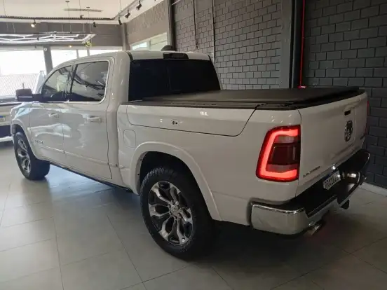 RAM-1500-5.7 V8 GASOLINA REBEL CD 4X4 AUTOMÁTICO RAM-1500-2023