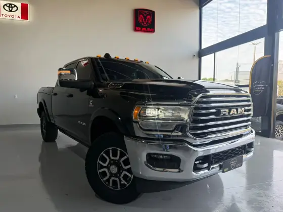 RAM 3500 6.7 I6 TURBO DIESEL LIMITED LONGHORN CD 4X4  AUTOMÁTICO
