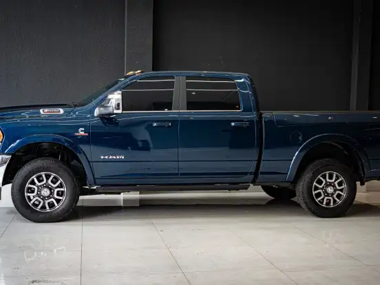 RAM-3500-6.7 I6 TURBO DIESEL LIMITED LONGHORN CD 4X4 AUTOMÁTICO RAM-3500-2024