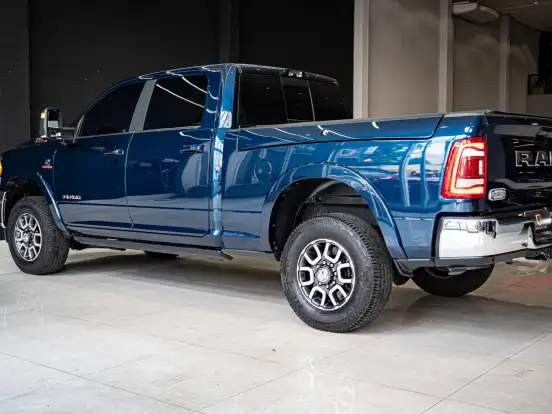 RAM-3500-6.7 I6 TURBO DIESEL LIMITED LONGHORN CD 4X4 AUTOMÁTICO RAM-3500-2024