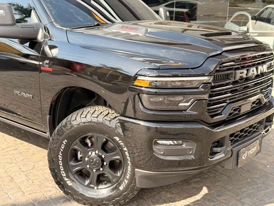 RAM-3500-6.7 I6 TURBO DIESEL LARAMIE NIGHT EDITION CD 4X4 AUTOMÁTICO RAM-3500-2026