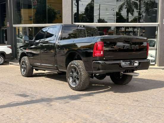 RAM-3500-6.7 I6 TURBO DIESEL LARAMIE NIGHT EDITION CD 4X4 AUTOMÁTICO RAM-3500-2026
