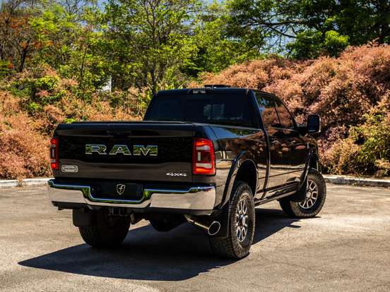 RAM-3500-6.7 I6 TURBO DIESEL LIMITED LONGHORN CD 4X4 AUTOMÁTICO RAM-3500-2024