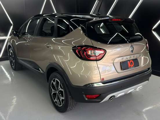 RENAULT-CAPTUR-2022