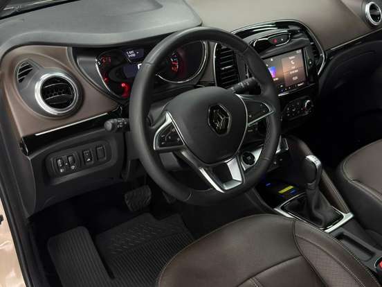 RENAULT-CAPTUR-2022