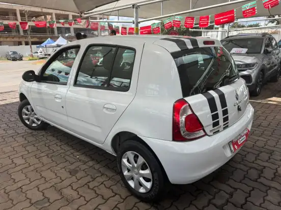 RENAULT-CLIO-2015