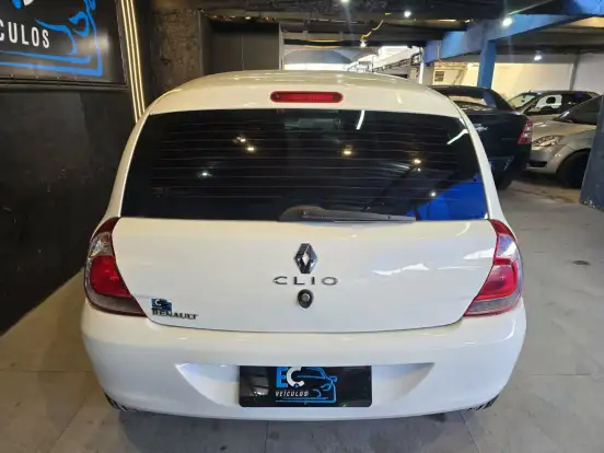 RENAULT-CLIO-2014
