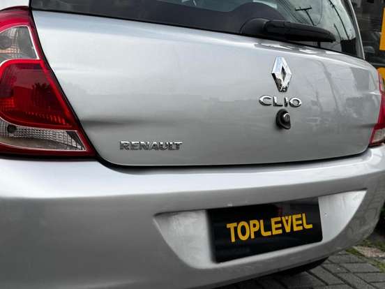 RENAULT-CLIO-2015