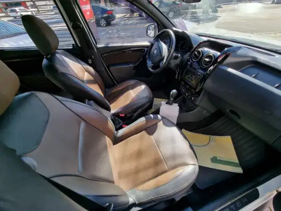 RENAULT-DUSTER-2019