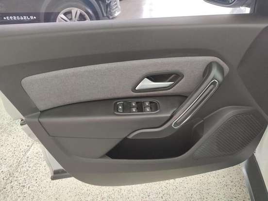 RENAULT-DUSTER-2023