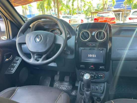 RENAULT-DUSTER-2019