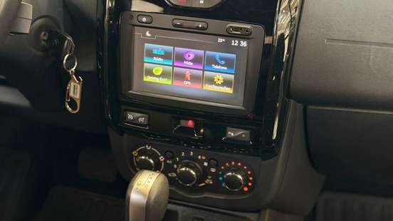 RENAULT-DUSTER-2018