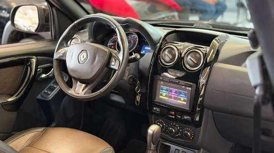 RENAULT-DUSTER-2018