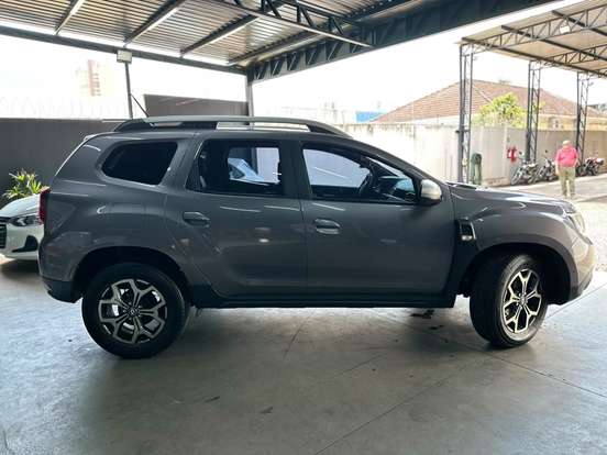 RENAULT-DUSTER-2021