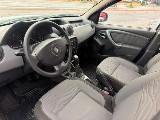RENAULT-DUSTER-2012