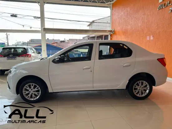 RENAULT-LOGAN-2024