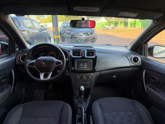 RENAULT-LOGAN-2024