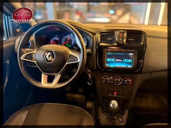 RENAULT-SANDERO-2020
